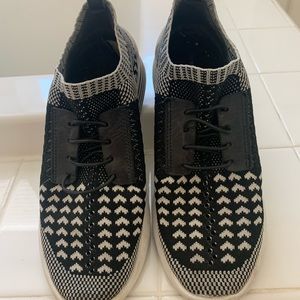 Kendall & Kylie sneaker